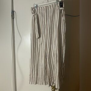 NWT - PERFECT SUMMER CROP PANTS from New York and Company